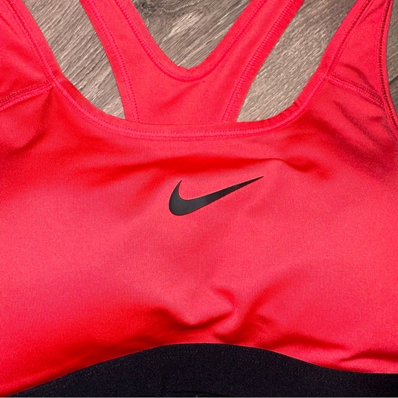 Nike DRI-FIT Sports Bra Removable Padding Coral & Black Women’s Small - Picture 3 of 8